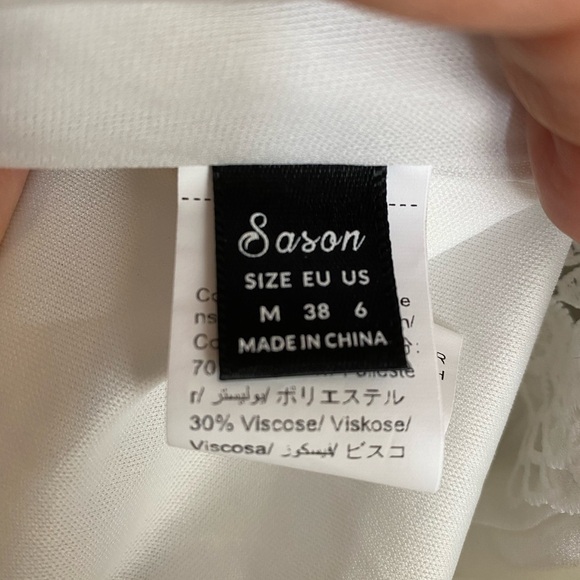 White Spring/Summer Dress with Lace Trim and Open Back Size US 6 - Picture 7 of 7